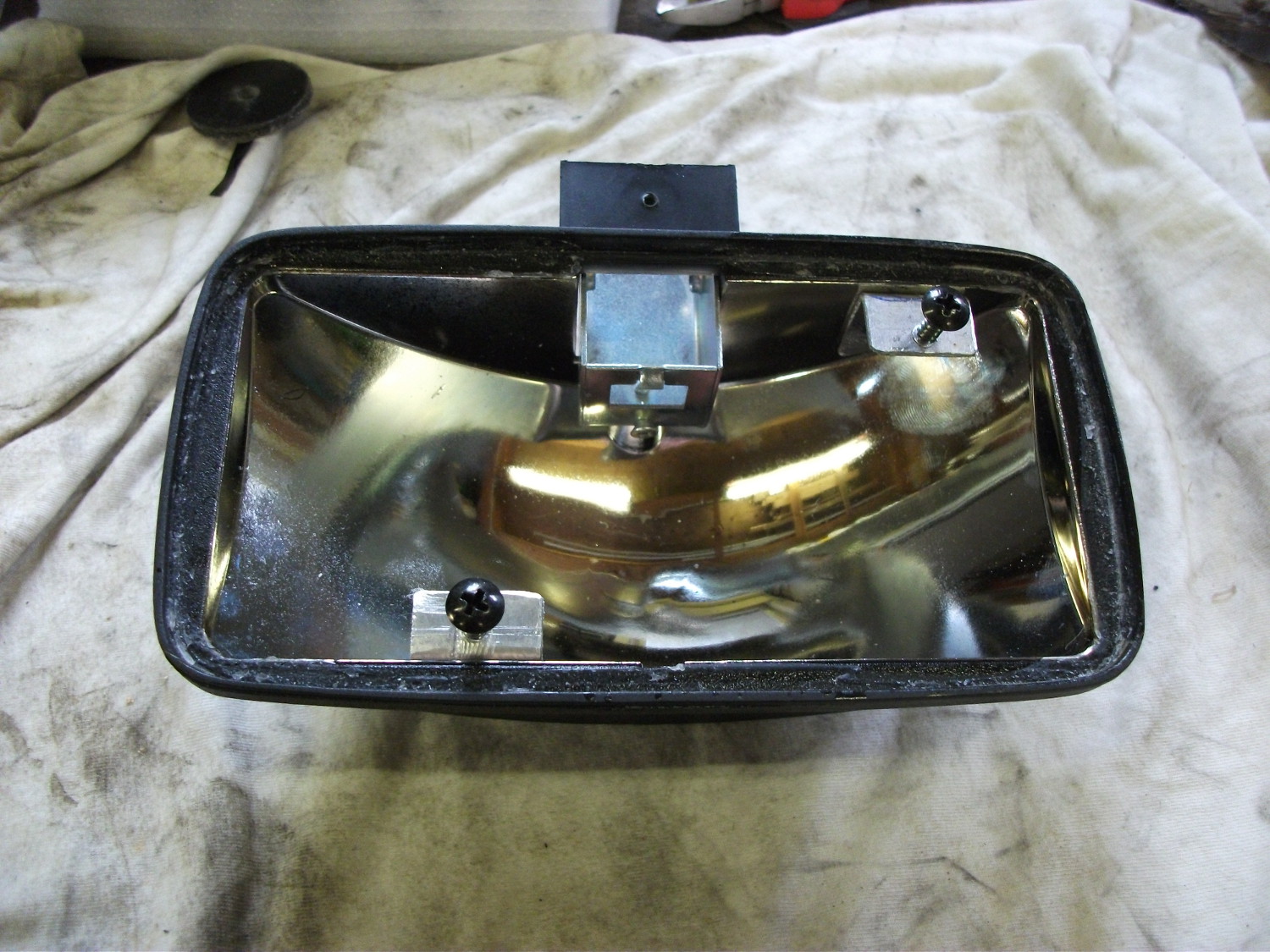 Fog lights with tabs