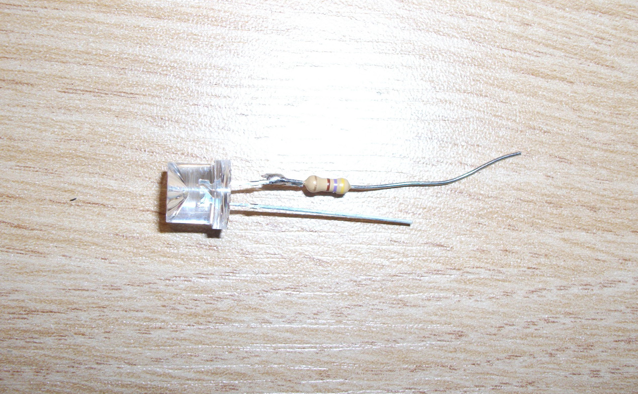 LED 180 degree 1200mcd 8mm with resistor