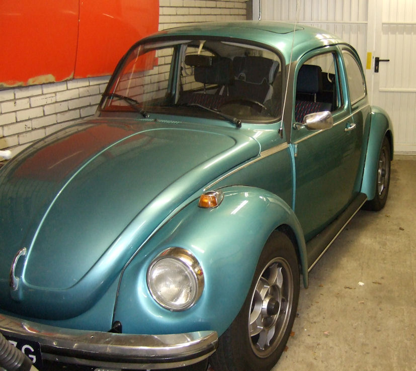 Beetle with standard mirror